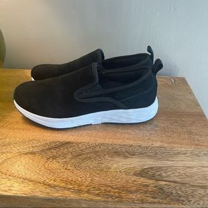 Vionic Black Slip On Sneakers Sz 8.5